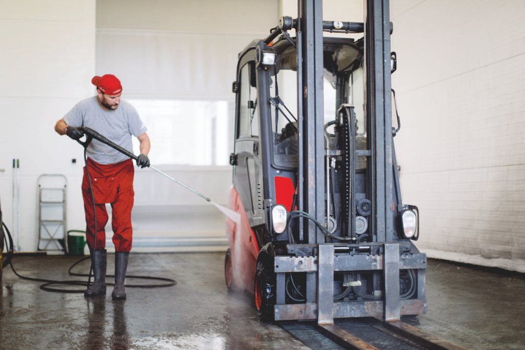 Cleanliness in Forklift Maintenance: Elevating Efficiency